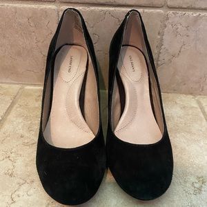 Lands End black suede pumps